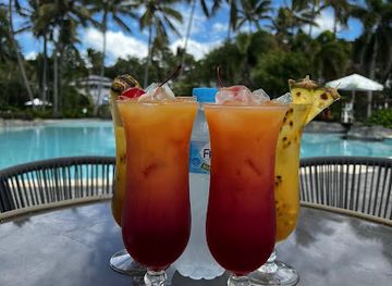 australia/great-barrier-reef/nightclub/splashes-wet-bar