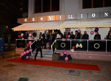 albania/vlora-coast/nightclub/one-million-club-life