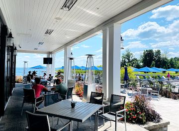canada/gulf-islands-national-park-reserve/nightclub/beach-club-restaurant-at-friday-harbour