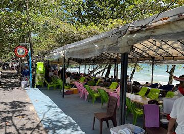 cambodia/sihanoukville/independence-beach/nightclub/the-small-beach-bar