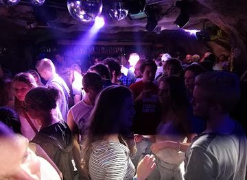 austria/kaiser-mountains/nightclub/fuchslochl