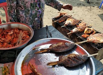myanmar-burma/sittwe/nightclub/sittwe-beach-food-stall
