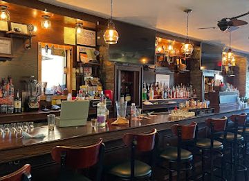 new-york/yonkers/nightclub/the-hole-in-the-wall-bar