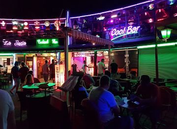 hungary/transdanubia/nightclub/pub-daddy