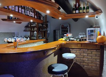 Dance Cafe & Bar