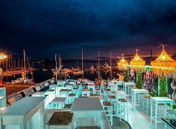 greece/naxos/nightclub/like-home-bar