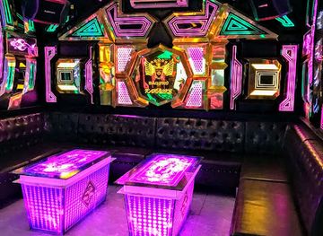 vietnam/hue/phu-huong/nightclub/karaoke-dao-phu