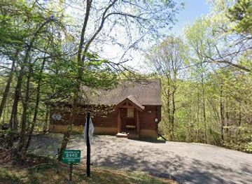 north-carolina/great-smoky-mountains/nightclub/snuggled-inn