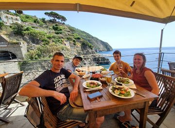 italy/cinque-terre/nightclub/bar-e-vini-a-pie-de-ma