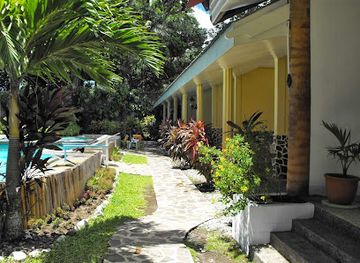 philippines/camiguin/nightclub/golden-sunset-beach-club