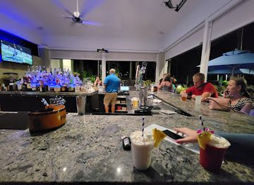 florida/marathon-key/nightclub/bluewaters-bar-grill