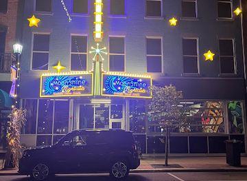 ohio/punderson-state-park/nightclub/moonshine-nightclub