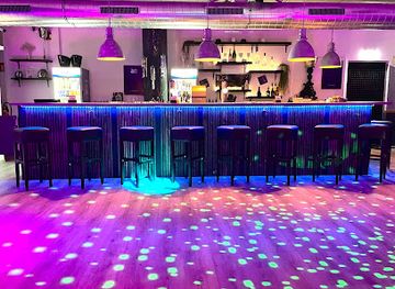 austria/kaiser-mountains/nightclub/tschin