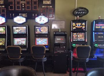 illinois/matthiessen-state-park/nightclub/laura-s-east-end-tap