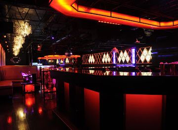 canada/gaspe-peninsula/nightclub/muzique