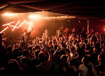 australia/magnetic-island/nightclub/otherwise-bar