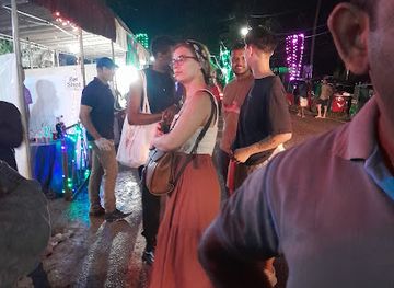 sri-lanka/pinnawala-elephant-orphanage/nightclub/night-market-pinnawala