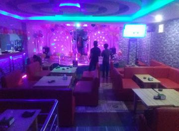 nepal/manang/nightclub/the-new-sky-palace-dance-club