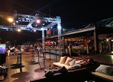 vietnam/south-central-coast/nightclub/skylight-nha-trang