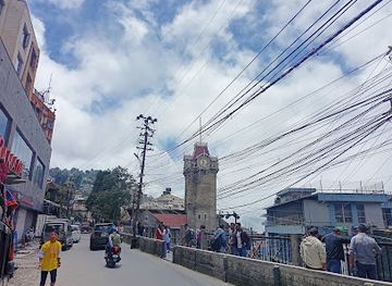 india/darjeeling/chowrasta/nightclub/club-side-taxi-stand