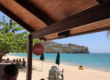 La Plywood Beach Bar Café