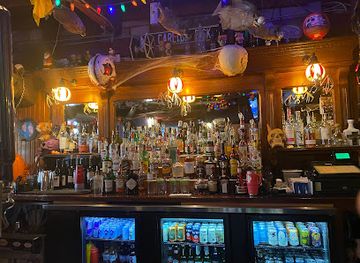 michigan/saugatuck/nightclub/wally-s-bar-grill