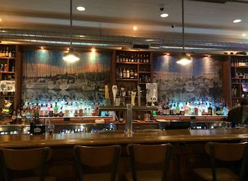 wisconsin/apostle-islands/nightclub/the-creamery-bar