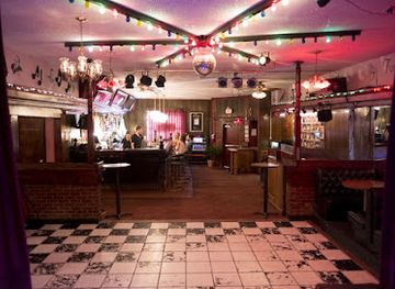 south-carolina/caesars-head-state-park/nightclub/the-commodore