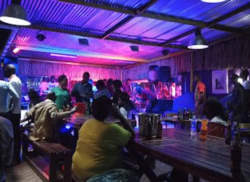 Limpo's PUB & Grill