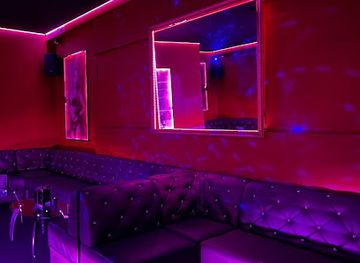 poland/gdansk/nightclub/broadway-show