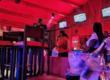 gabon/minkebe-national-park/nightclub/hype-bar-lounge