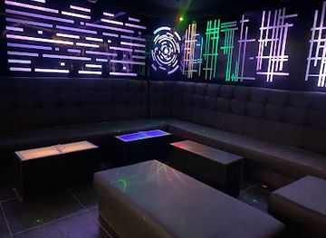 nigeria/yoruba/nightclub/hood-lounge-and-gardens