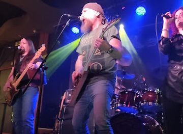 hungary/szabolcs-szatmar-bereg/nightclub/hollywood