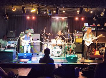 japan/okinawa/nightclub/club-seven