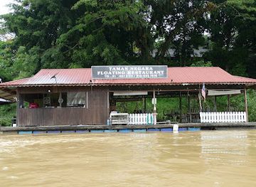 malaysia/taman-negara-national-park/nightclub/taman-negara-floating-restaurant