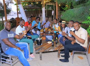 gabon/lope-national-park/nightclub/l-iroko