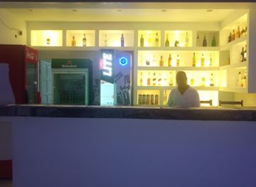 Vibes Lounge & Bar