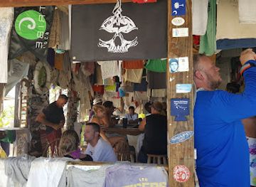 Chat 'N' Chill Beach Bar & Grill