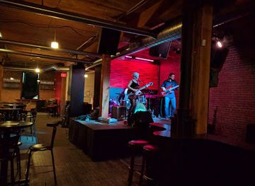 Cloud 9 Live Bar and Grill