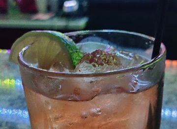 saint-kitts-and-nevis/saint-james-windward-parish/nightclub/the-hook-up-bar-grill