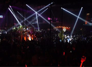 kosovo/gjakova/nightclub/metalik-club