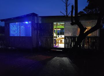 honduras/bay-islands/nightclub/the-step-up-bar