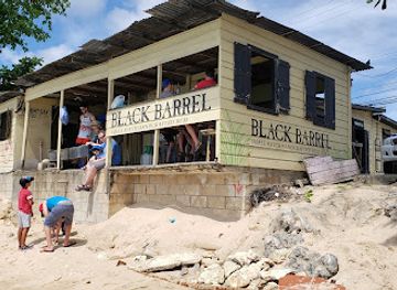 barbados/saint-james/nightclub/john-moore-bar