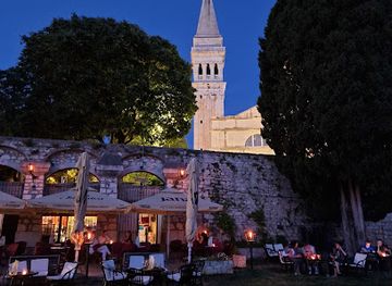croatia/rovinj/nightclub/caffe-bar-xl