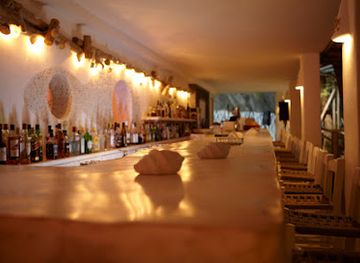 greece/santorini/perissa/nightclub/demilmar