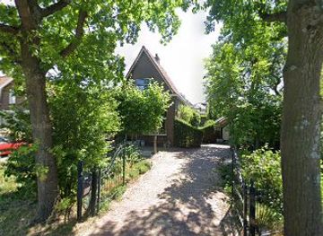 netherlands/kinderdijk/nightclub/sing-a-long-shower