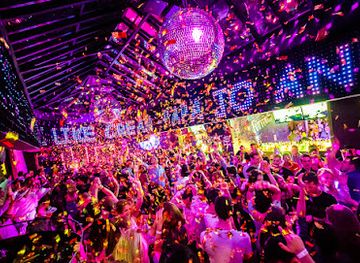 hungary/central-hungary/nightclub/peaches-and-cream-club