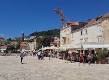 croatia/hvar/nightclub/loco-bar