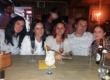 romania/suceava/nightclub/containerstreetfood