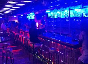 cameroon/douala/akwa/nightclub/les-saints-peres-night-club